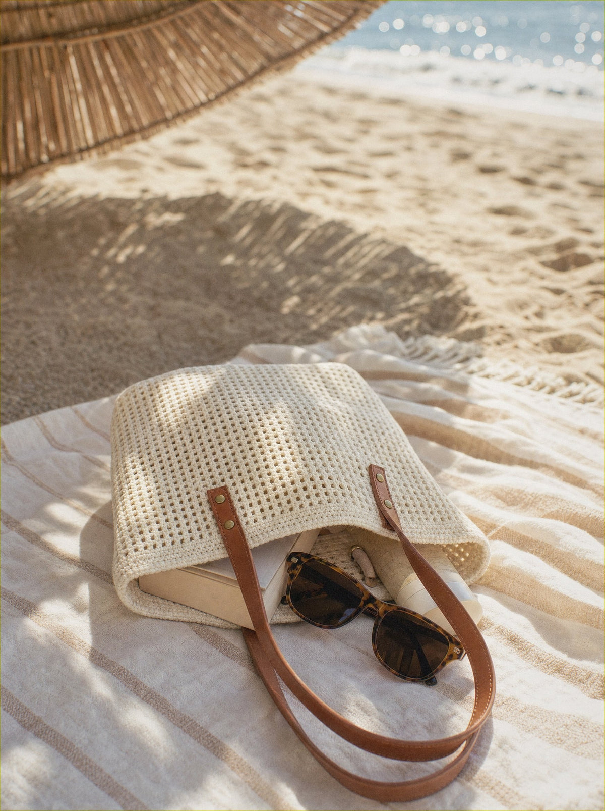 Bloomie Woven Beach Tote beach day